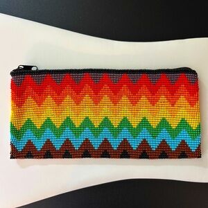 💕New Listing 💕Vibrant Chakira Bead Clutch Purse